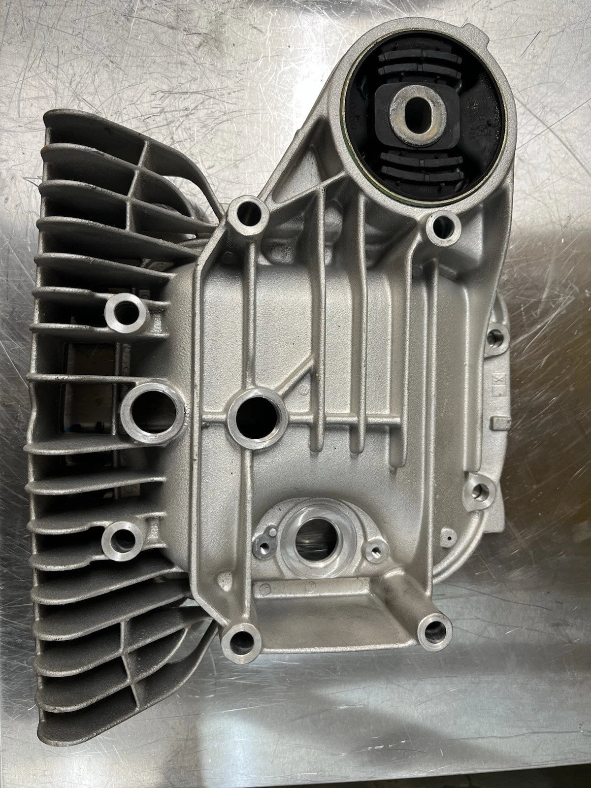 BMW E30 finned differential housing cover, part number 33112228335
